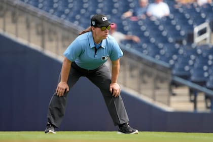 Pawol dirigirá desde las bases el sábado y desde el plato el domingo en el Truist Park, según confirmó un vocero de la MLB