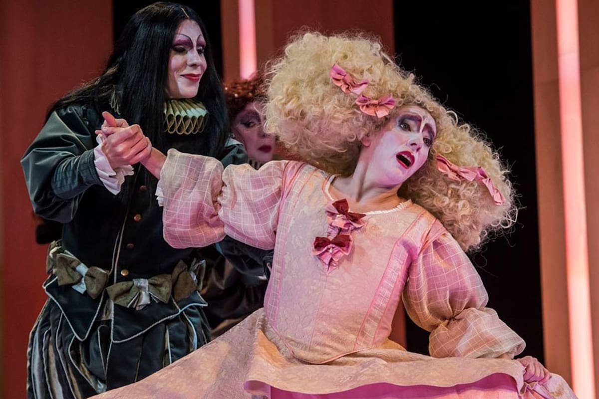 Payuca del Pueblo y Monina Bonelli, en una escena de Siglo de Oro trans, que estará en La noche de los teatros