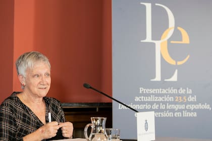 "Todas estas palabras definen un año", expresó Paz Battaner, directora del "Diccionario de la lengua española"