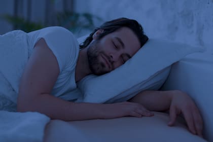 La posición de cúbito o lateral del lado izquierdo, es la más sugerida para favorecer el buen descanso