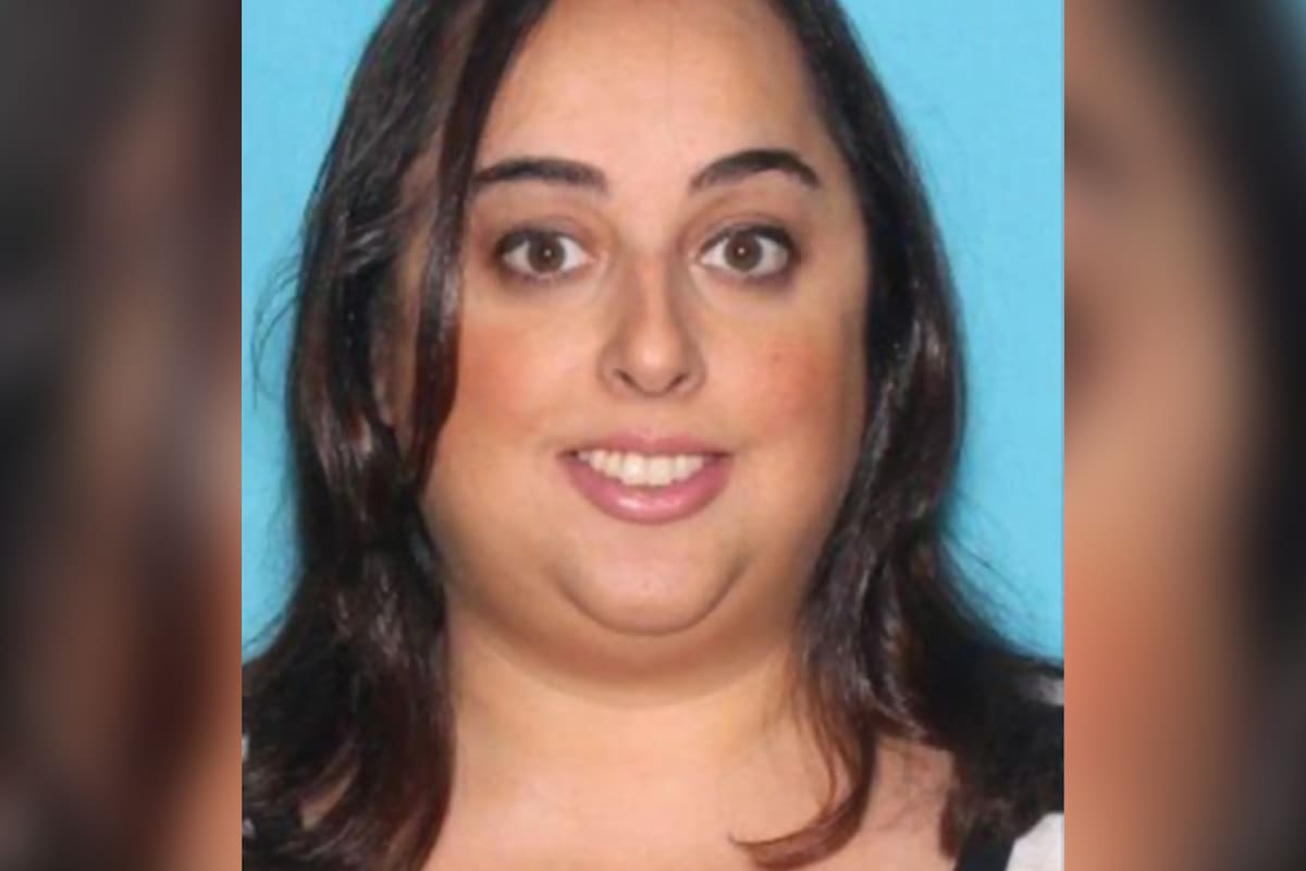 Peaches Stergo, de 36 años, llevaba una vida de lujos a expensas de un hombre de 87 años a quien había conocido en una aplicación de citas