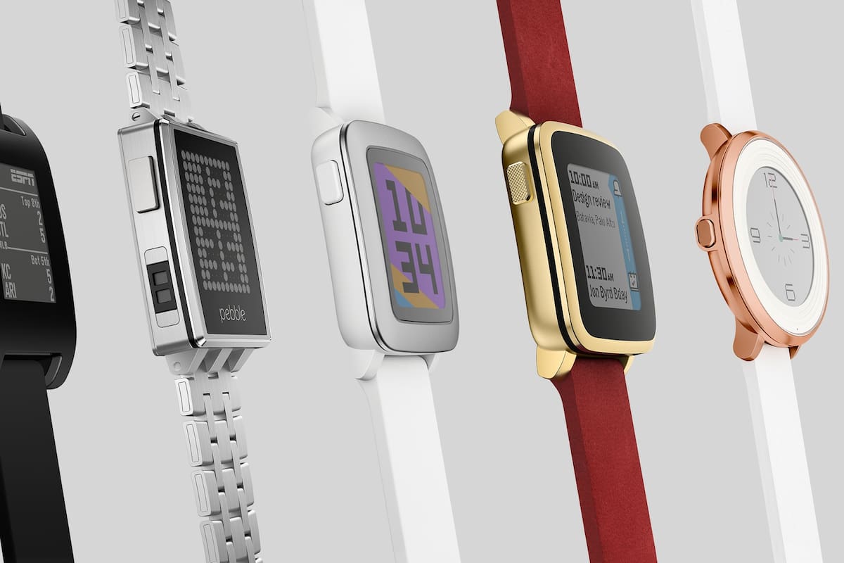 Pebble entró en el mercado de los relojes inteligentes en 2012; su fuerte estaba en la autonomía y la cantidad de aplicaciones disponibles para la plataforma