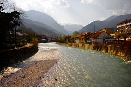 Peć, que también es conocida como Pejë, es una población que esta ubicada en el noroccidente de Kosovo, el Estado más joven de Europa