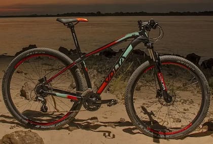 Pedalear es una gran forma de disminuir tu huella de carbono.