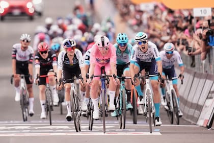 Pedersen consigue su 3ra victoria en este Giro y se consolida como líder general
