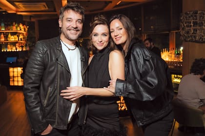 Pedro Alfonso, la protagonista de la noche y Paula Chaves