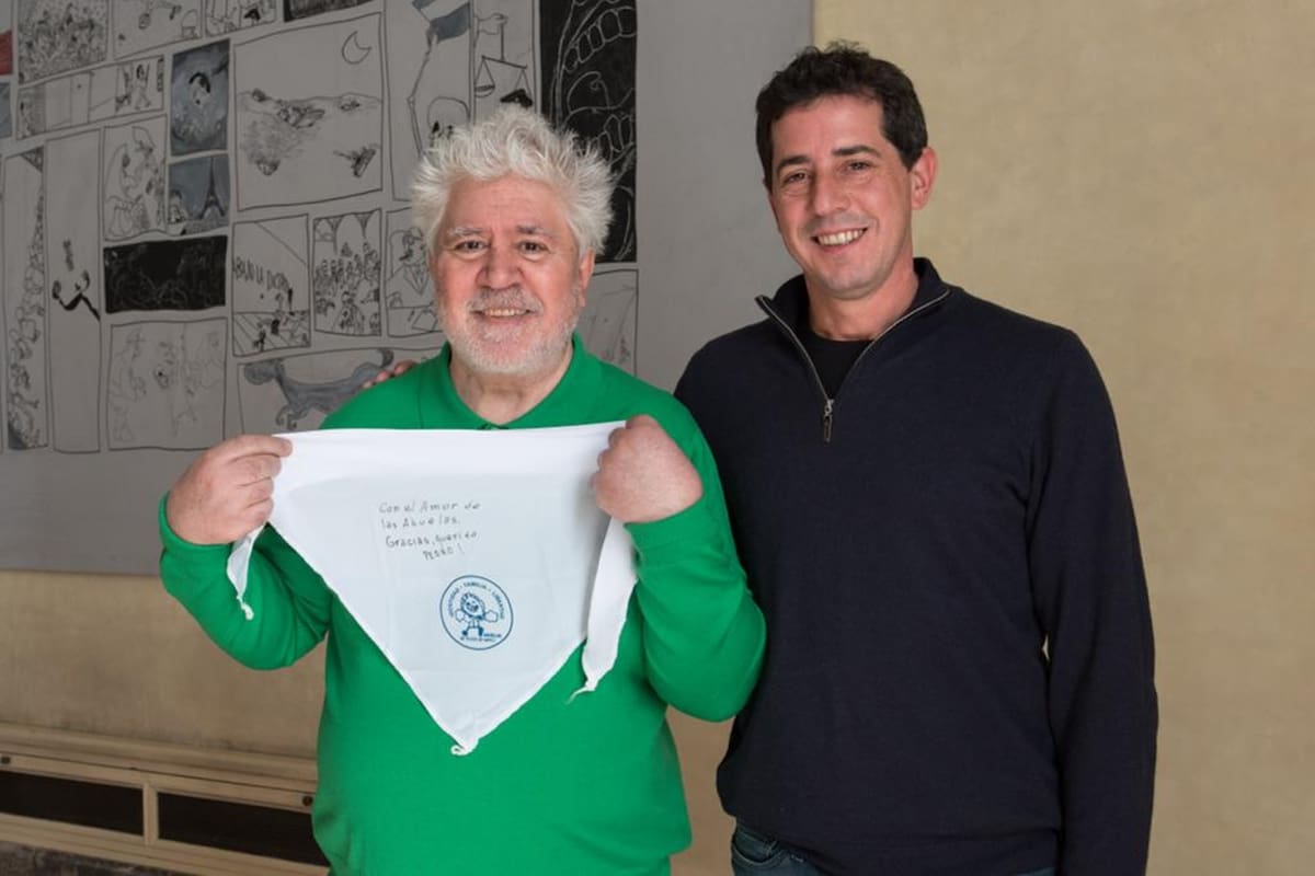 Pedro Almodóvar y Eduardo "Wado" de Pedro