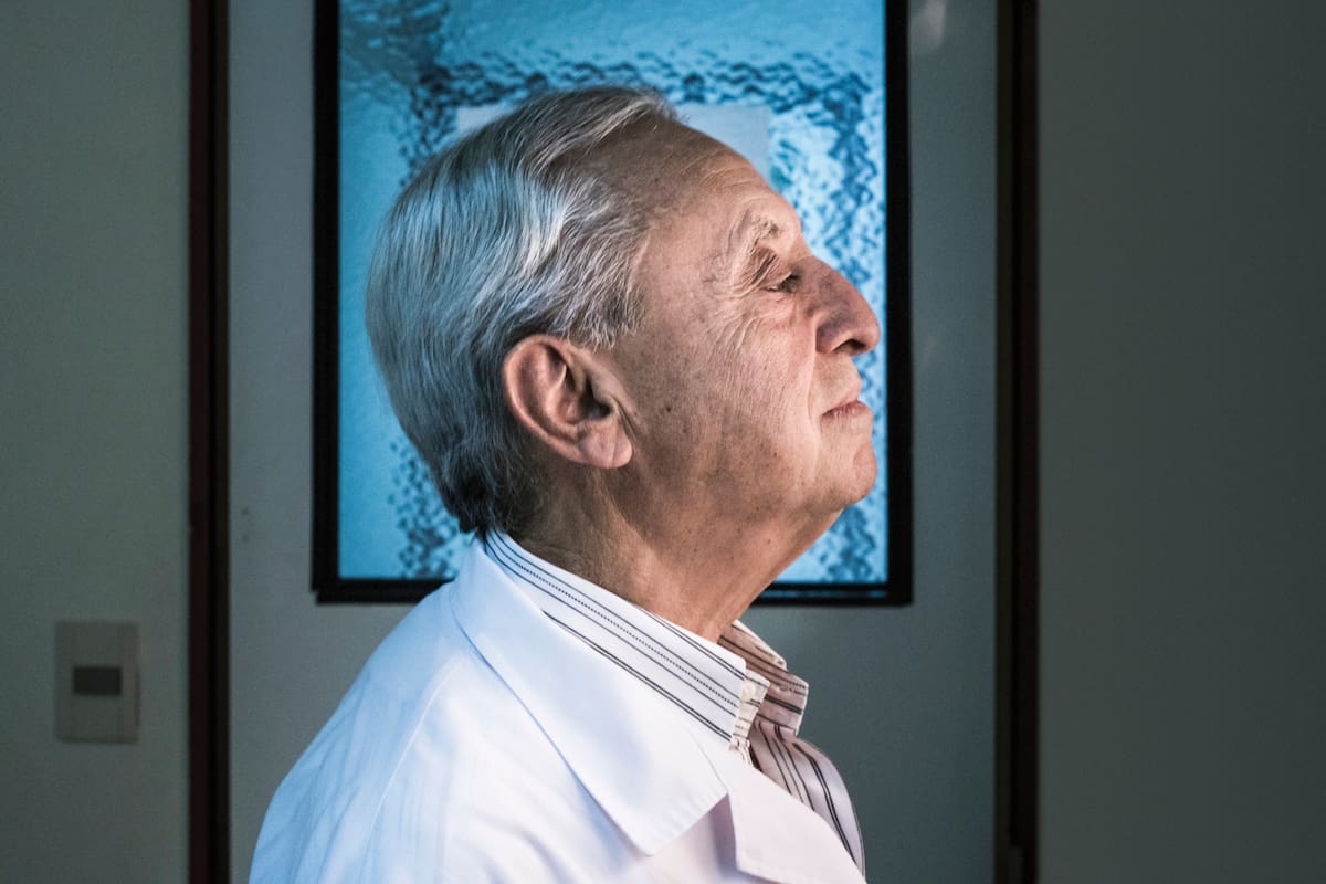 Pedro Cahn sigue atendiendo en el hospital Fernández, como en 1982, cuando apareció el primer paciente con sida