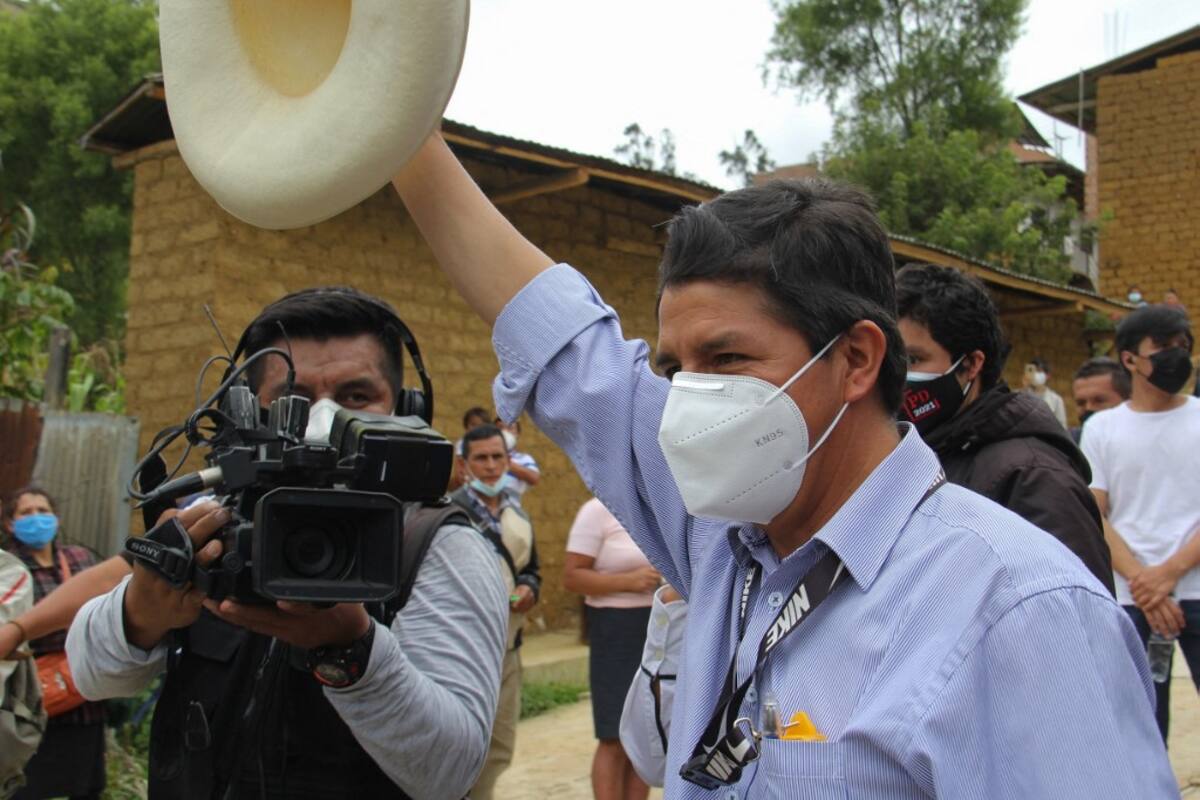 Pedro Castillo lidera las encuestas de cara a la segunda vuelta