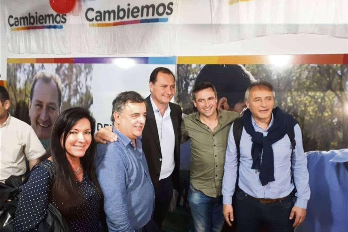 Pedro Dellarossa, flanqueado por Rodríguez Machado, Negri, Mestre y Baldassi