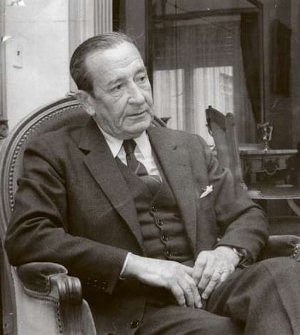 Al igual que el gobierno de Juan Doming Perón, el presidente de facto Pedro Eugenio Aramburu también negó la extradición del criminal de guerra nazi croata Ante Pavelic