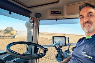 Pedro, un agricultor de 50 años que trabaja 600 hectáreas: “Muevo 400.000 euros al mes con márgenes reducidos”