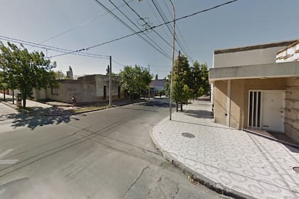 Pedro Goyena al 200, en el barrio Alberdi, de Córdoba, donde un policía retirado fue asesinado a balazos por delincuentes que intentaron robarle el auto