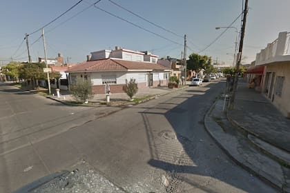Pedro Goyena y Las Heras, en Lomas del Mirador, esquina en la que asesinaron al joven Alan Bravo, de 20 años, al intentar robarle su Peugeot RCZ