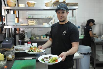 Pedro logró terminar la secundaria gracias al acompañamiento de un juez que vive en Nordelta