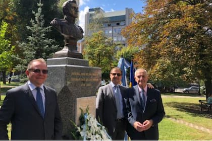 Pedro Lylyk, cónsul honorario de Ucrania en la Argentina, durante su última visita a la ciudad de Kiev, donde inauguró un monumento de San Martín