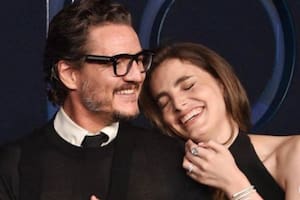 Pedro Pascal y su hermana Lux en la entrega de los Premios Emmy (IG
pascalispunk)