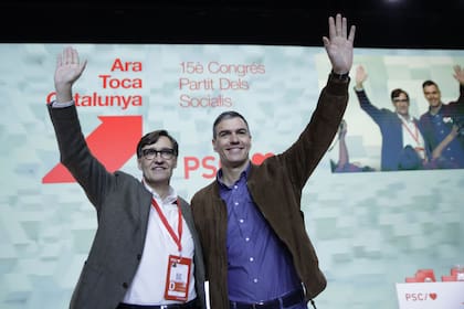 Pedro Sánchez junto a Salvador Illa
