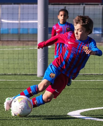 Pedro todavía no juega en canchas grandes, por su edad. Ese salto llegará en dos años