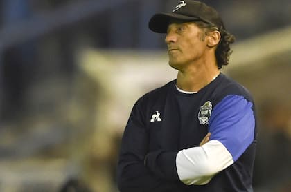Pedro Troglio fue tres veces el técnico de Gimnasia