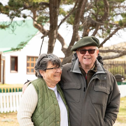 Peggy Sharpe y David Fenton viven en la estancia.