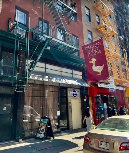 Peking Duck House fue fundada en 1978 y es catalogado por sus clientes como la "mejor comida china" en la ciudad