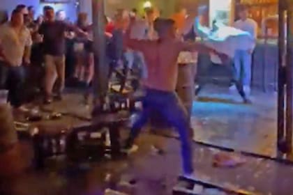 Pelea dentro de un boliche en Aguilares, San Miguel de Tucumán