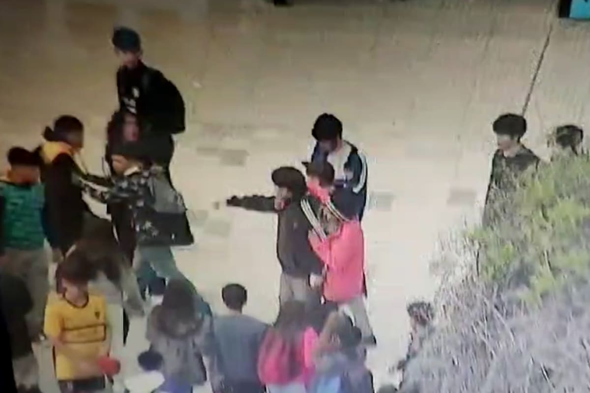 Pelea en la plaza de Lomas de Zamora donde hirieron de gravedad a un adolescente de 13