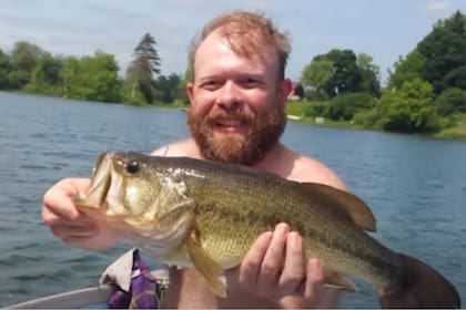 Pelkey amaba la pesca y su clon digital, también