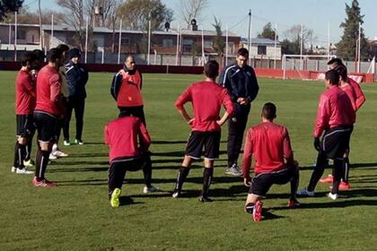 Pellegrino le dio rodaje a los refuerzos del Rojo