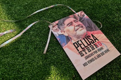 "Pelusa eterno", el nombre del homenaje a Diego Maradona por parte de su primer club, Argentinos Juniors, a 61 años del nacimiento del crack.