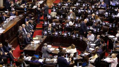 Peña dando el informe de gestión