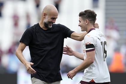 Pep Guardiola felicitó a Julián Álvarez