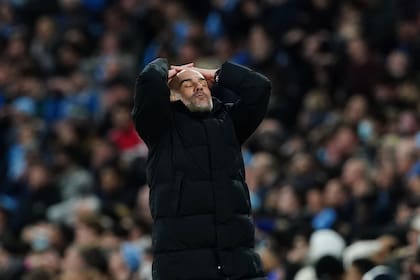 Pep Guardiola se agarra la cabeza: no puede creer los goles que se perdió Manchester City contra Real Madrid, en el partido de ida de su semifinal de la Champions League.