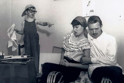 Pepe Cibrián Campoy en una escena familiar con sus padres