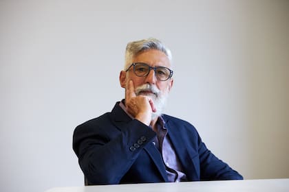 Pepe Gil Vidal es periodista y locutor; la influencia de su padre y el estímulo de su madre fueron definitorios para encontrar su vocación