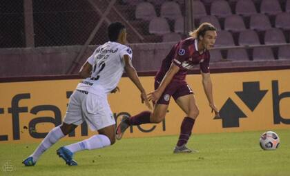 Pepo De la Vega creció en su rendimiento con Lanús en la segunda etapa ante Gremio, por la Copa Libertadores