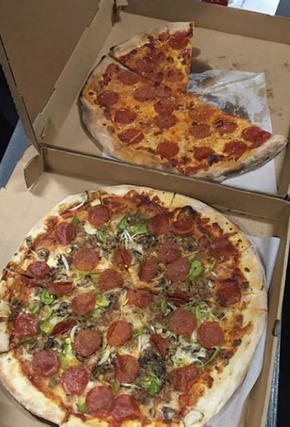 Pepperoni para todos, ese es el deseo de Jonas