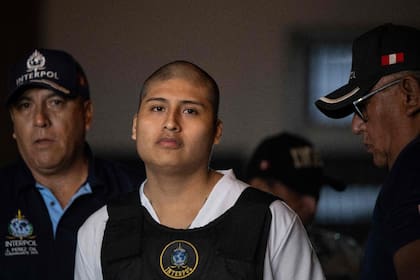 Pequeño J, durante su extradición desde Perú