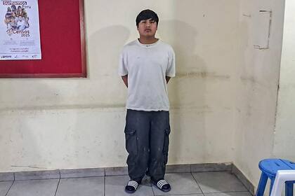 Pequeño J está acusado en la Argentina por el delito de homicidio agravado por haber sido premeditado, con alevosía, ensañamiento y mediando la violencia de género