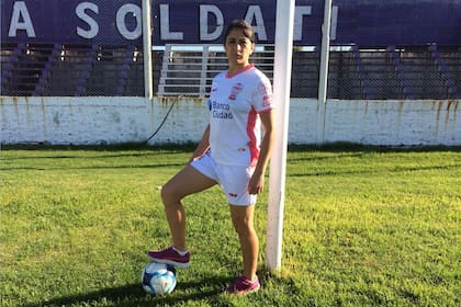 Peralta dice que es feliz en Sacachispas, el club que es también su casa. Construyó su carrera como delantera de Huracán