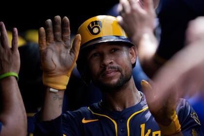 Peralta permite un hit en seis entradas y Cerveceros vencen 7-0 a Cachorros en doble jornada