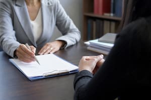 Qué opciones legales tienen los migrantes que perdieron el TPS en EE.UU.