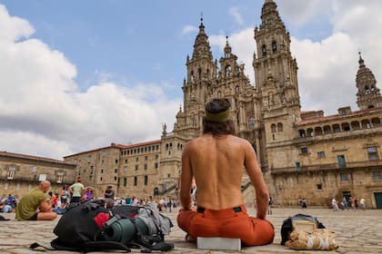 Peregrinos convierten Santiago de Compostela en un nuevo foco mundial de turismo excesivo