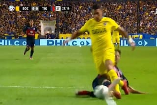 La polémica en Boca-Tigre: en el penal, ¿la falta fue dentro o fuera del área?