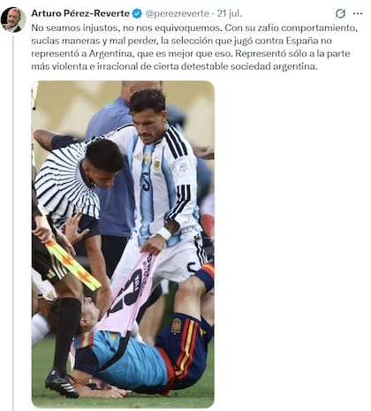 Pérez-Reverte, sin filtros, atacó a la selección argentina