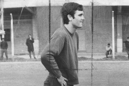 Perfumo, entrenando en 1969