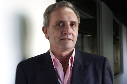 Perfumo trabajó como columnista en el diario Ole, en las transmisiones del Fútbol para Todos y en Radio Nacional