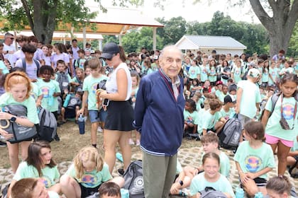 Perillo fue por primera vez alcalde de Tinton Falls en 2017, luego de ganar las elecciones por 300 votos; tenía 93 años en aquel entonces