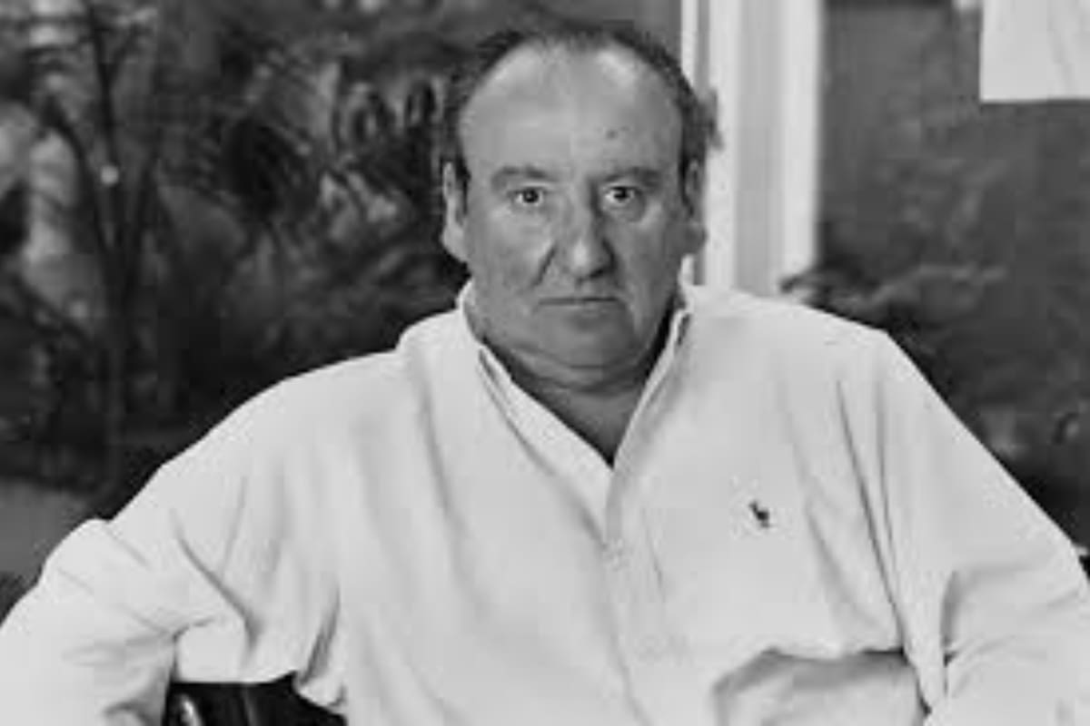 Periodista y empresario, fundó empresas en gráfica, radio y televisión